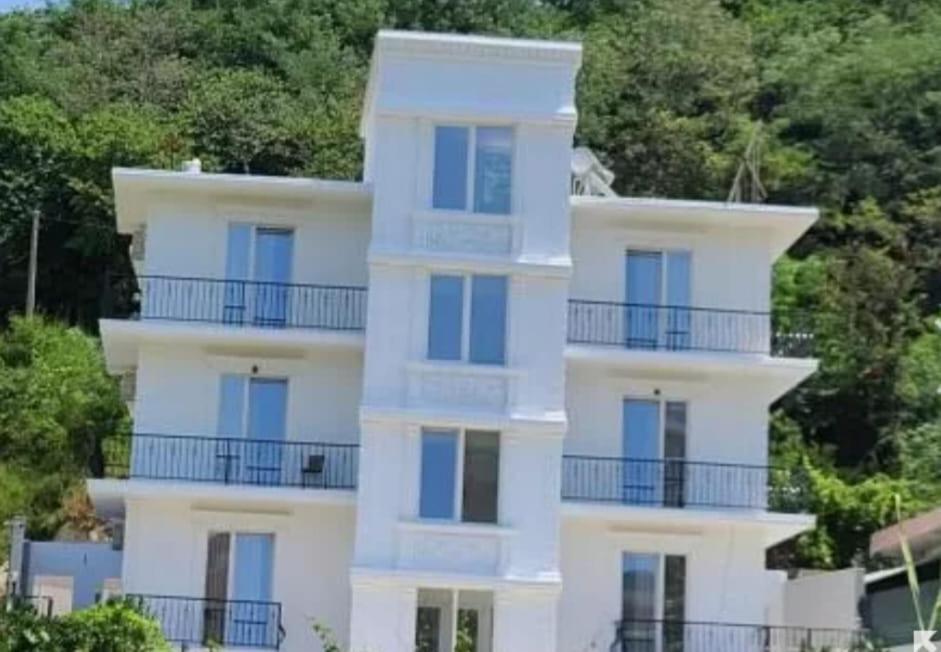 Hotel Fama Škalngur 外观 照片